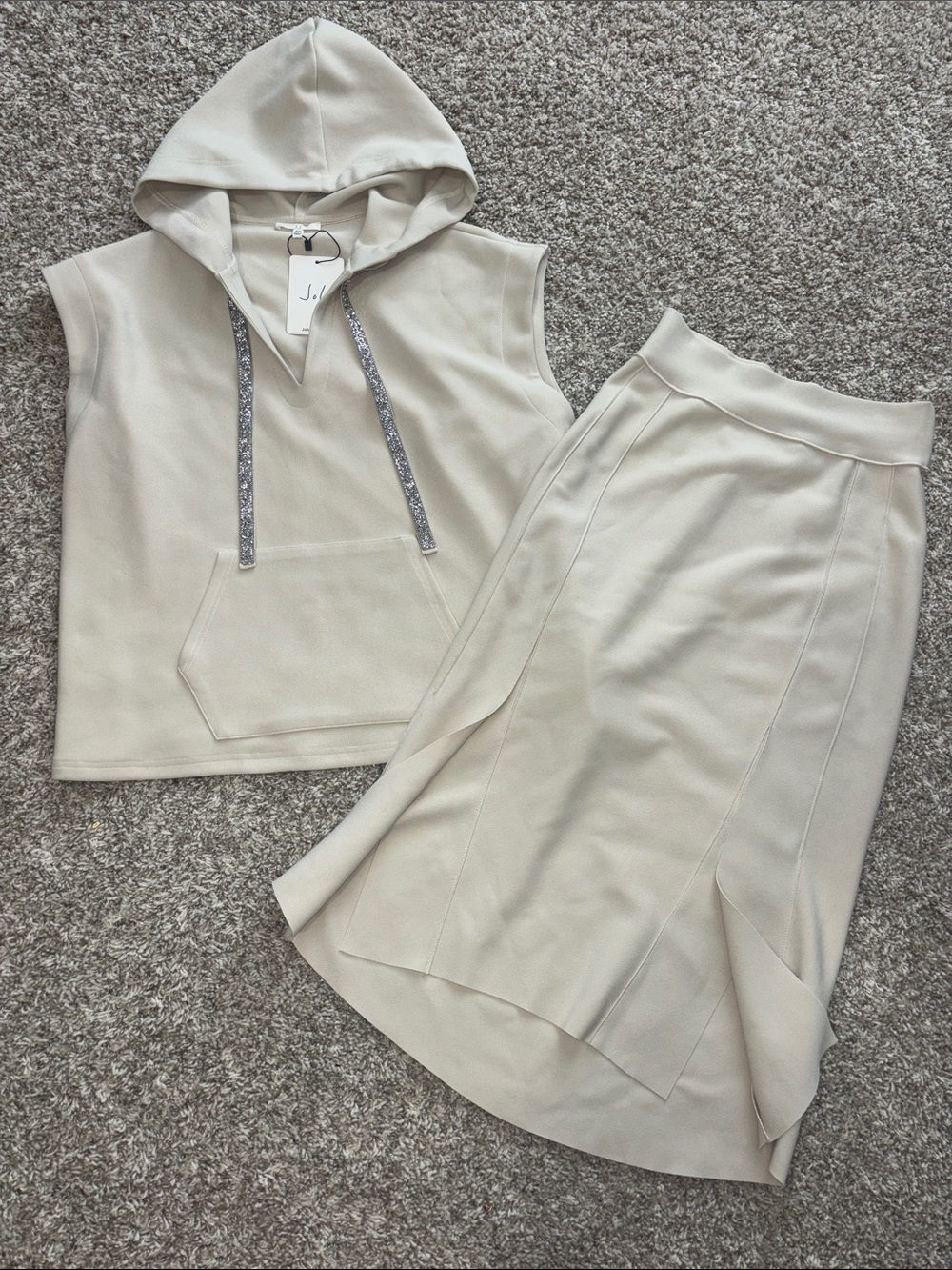 JOH Cozy Cream Sleeveless Kyle Poncho Sequin Hoodie & Slit Skirt Set XS Small